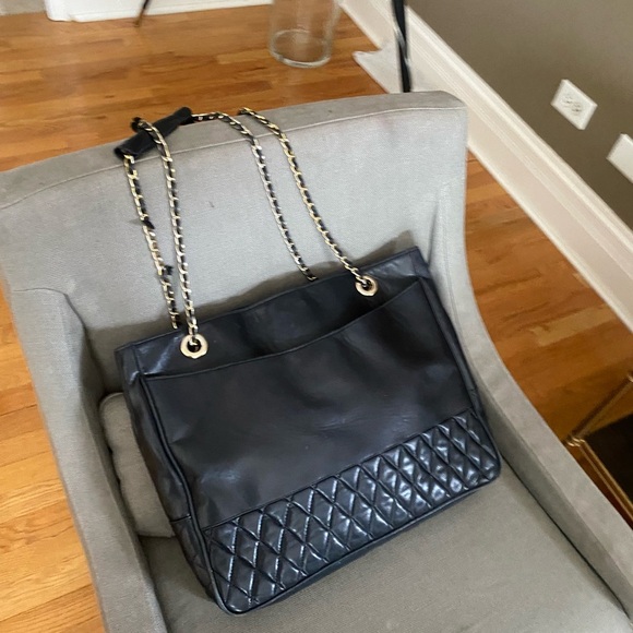 Black genuine lambskin leather medium size quilted with chain shopping tote - Picture 10 of 16